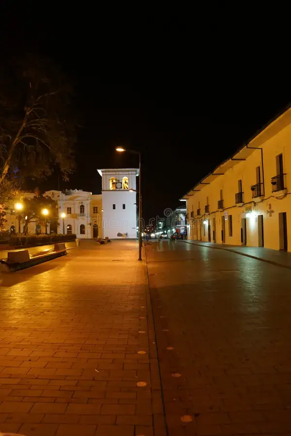 noche-en-popayan-colombia-47904112.webp