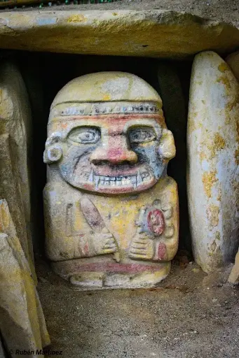 SAN AGUSTIN MISTERIO EN PIEDRA